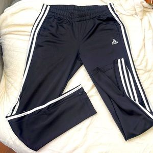Adidas track pant / joggers with pockets